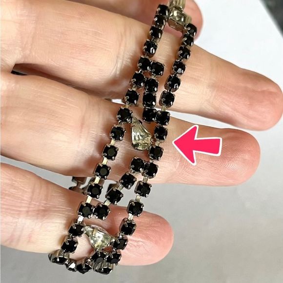 Black/clear rhinestone bracelet Sz 7 bracelet - Picture 10 of 10